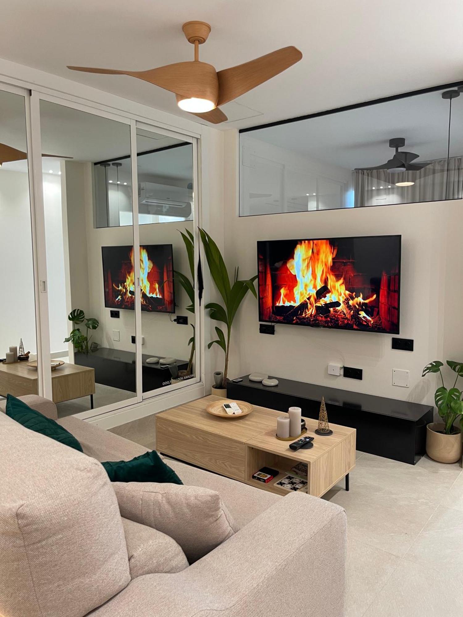 Zelun Suite Torremolinos Center Bagian luar foto