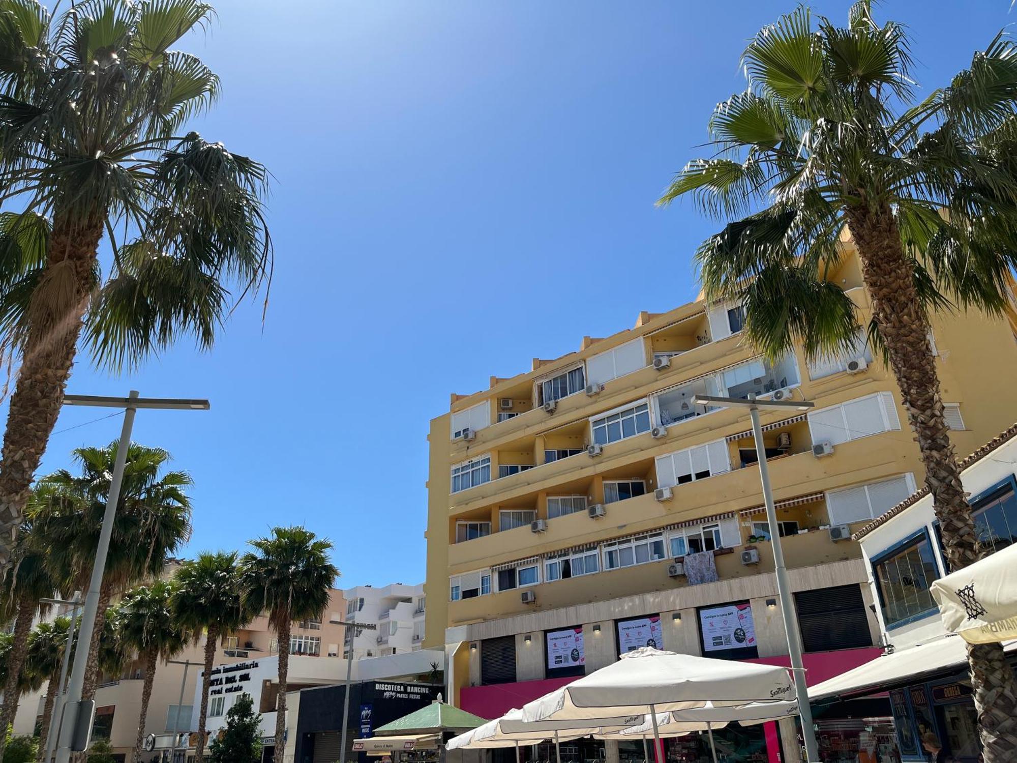 Zelun Suite Torremolinos Center Bagian luar foto