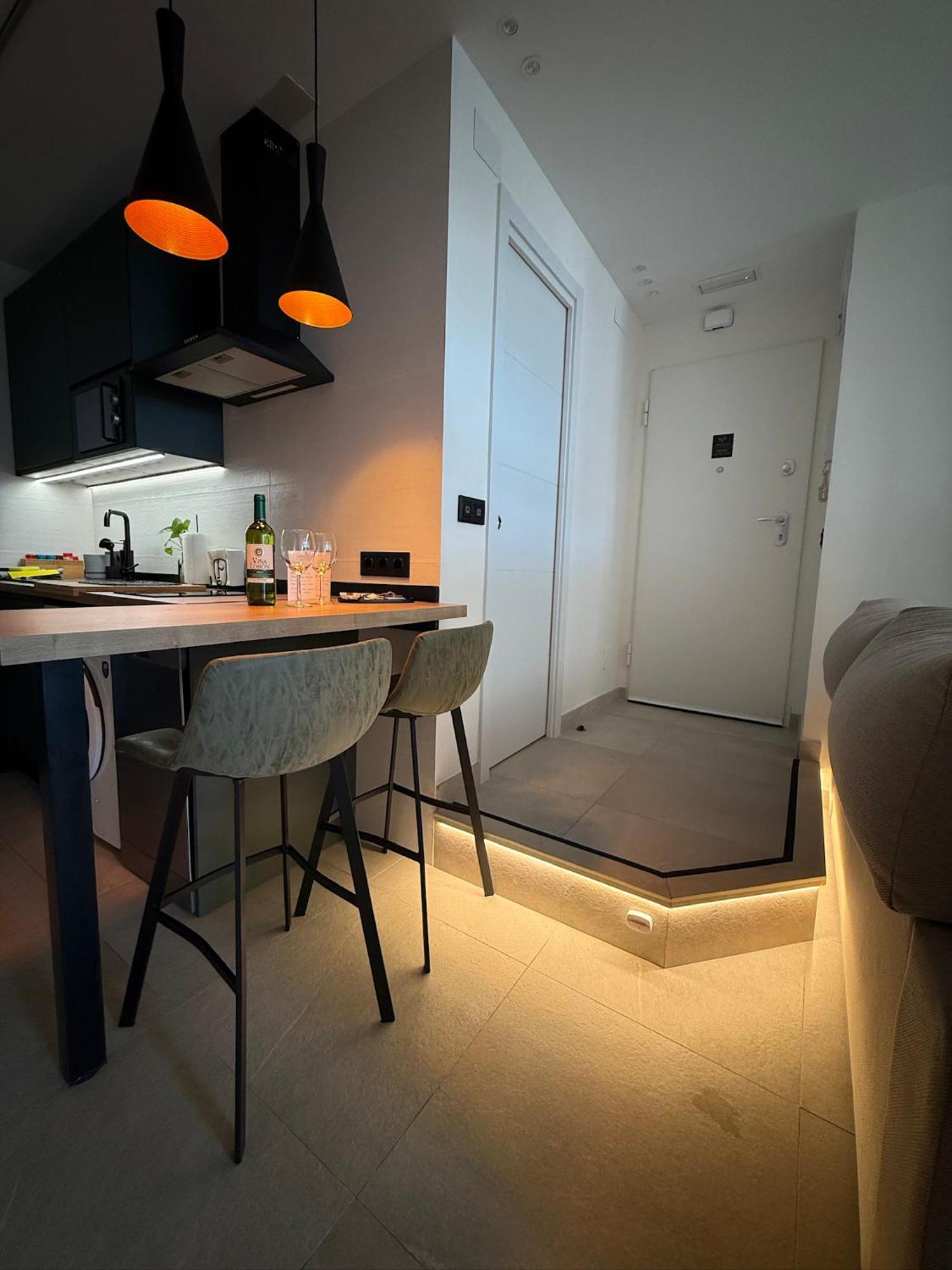 Zelun Suite Torremolinos Center Bagian luar foto